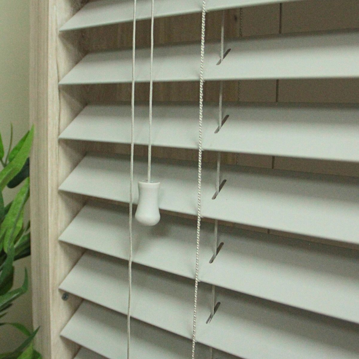 Persiana Imitación Madera 50 MM 120X165 Cm Gris Claro Aura - Imagen 4