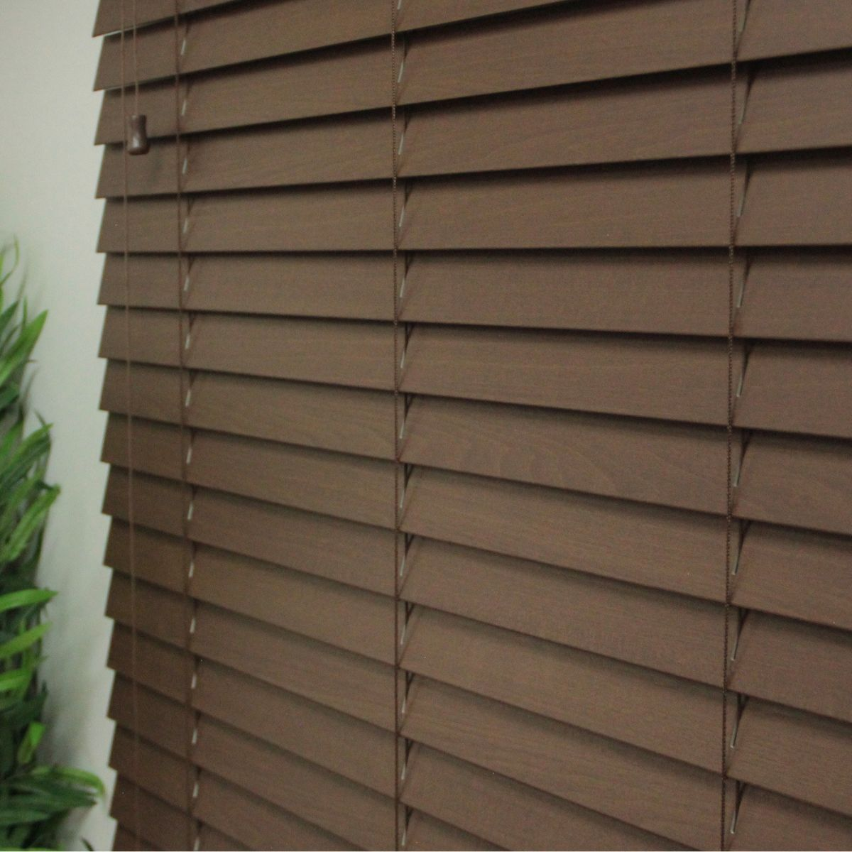 Persiana Imitación Madera 50 MM 120X250 Cm Nogal Texturado - Imagen 3