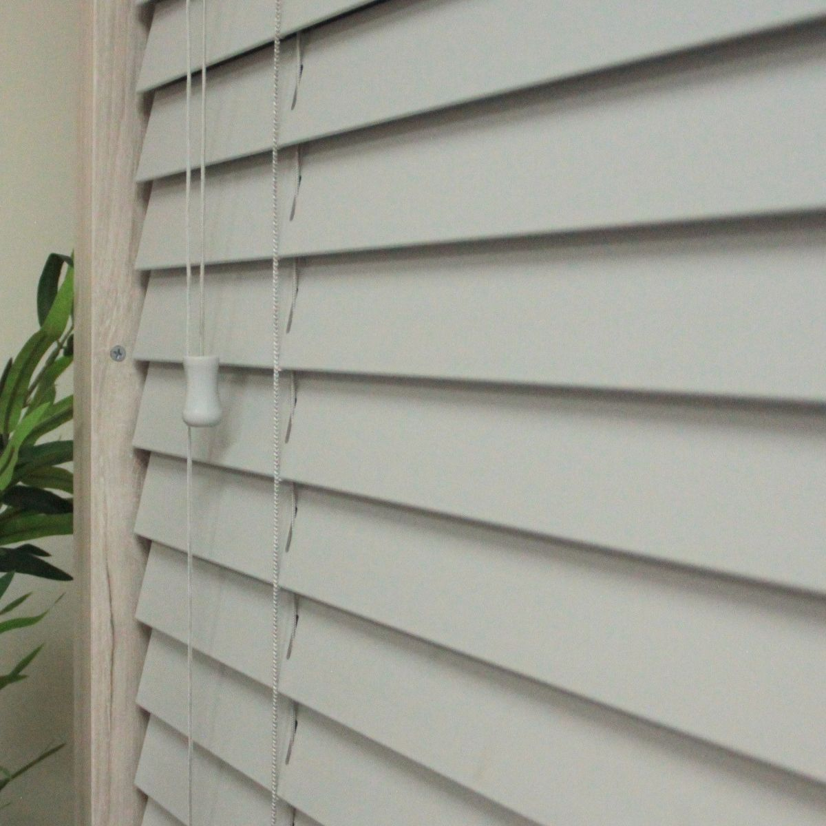 Persiana Imitación Madera 50 MM 160X250 Cm Gris Claro Aura - Imagen 4